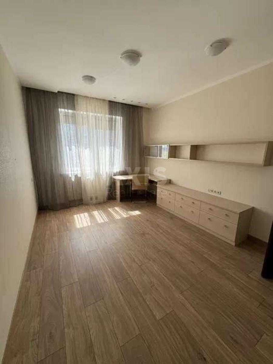 4k apartment vul. Tymoshenka Marshala 217