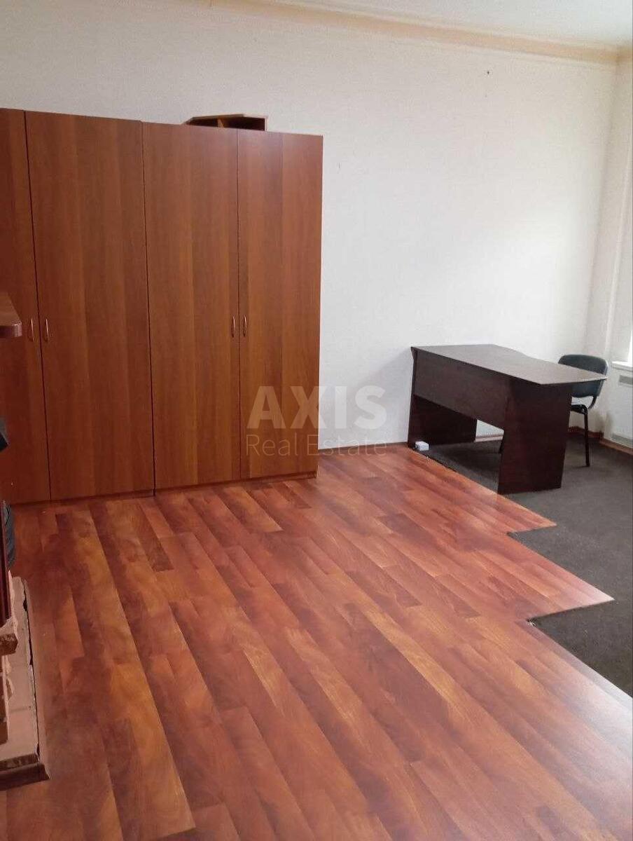 Office prov. Pylypivs'kyj 3, 66m24
