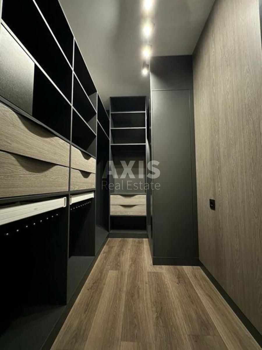 3k apartment vul. Kahovs'ka 62а2