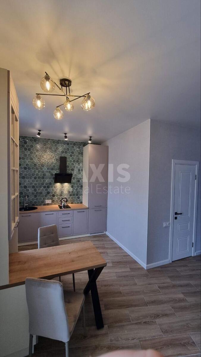 1k apartment vul. Glybochyc'ka 1 "К"