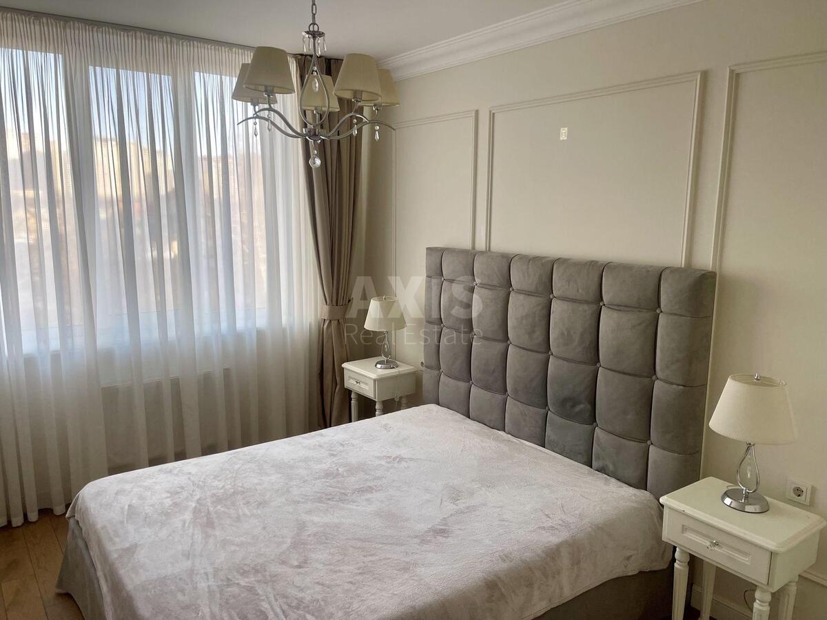 2k apartment nab. Dniprovs'ka 18А
