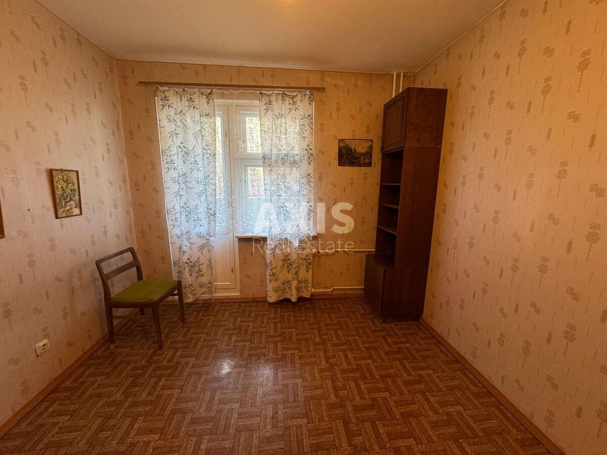 2k apartment vul. Ahmatovoi' Anny 415