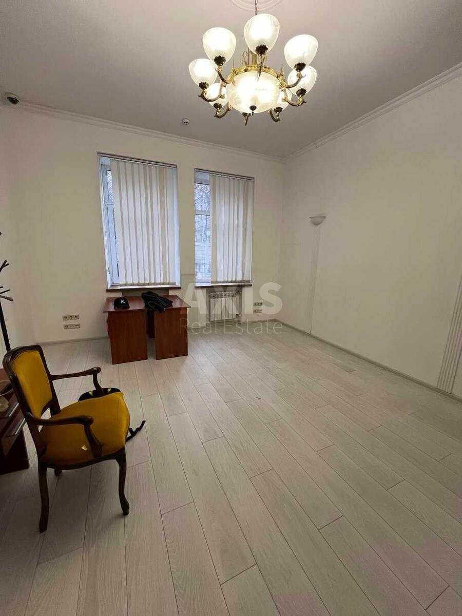 Office vul. Shovkovychna 5, 145m21