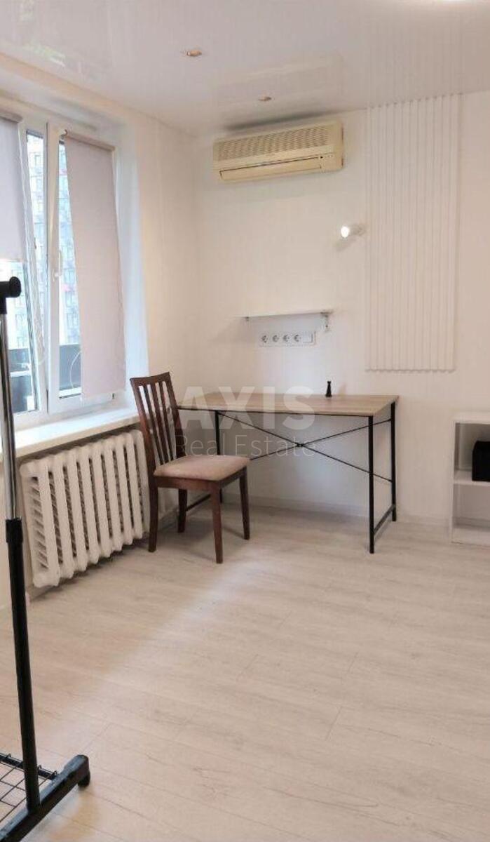 1k apartment pr-t Komarova Kosmonavta 17А1