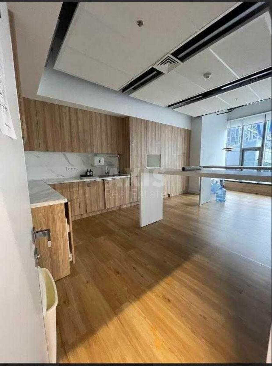 Office pl. Sportyvna 1А, 446m24