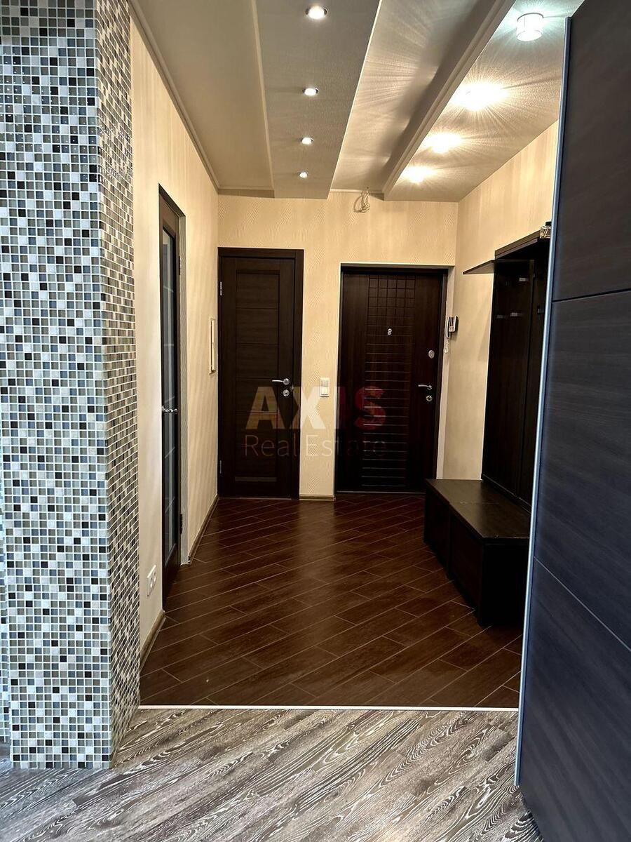 4k apartment vul. Sribnokil's'ka 226141320