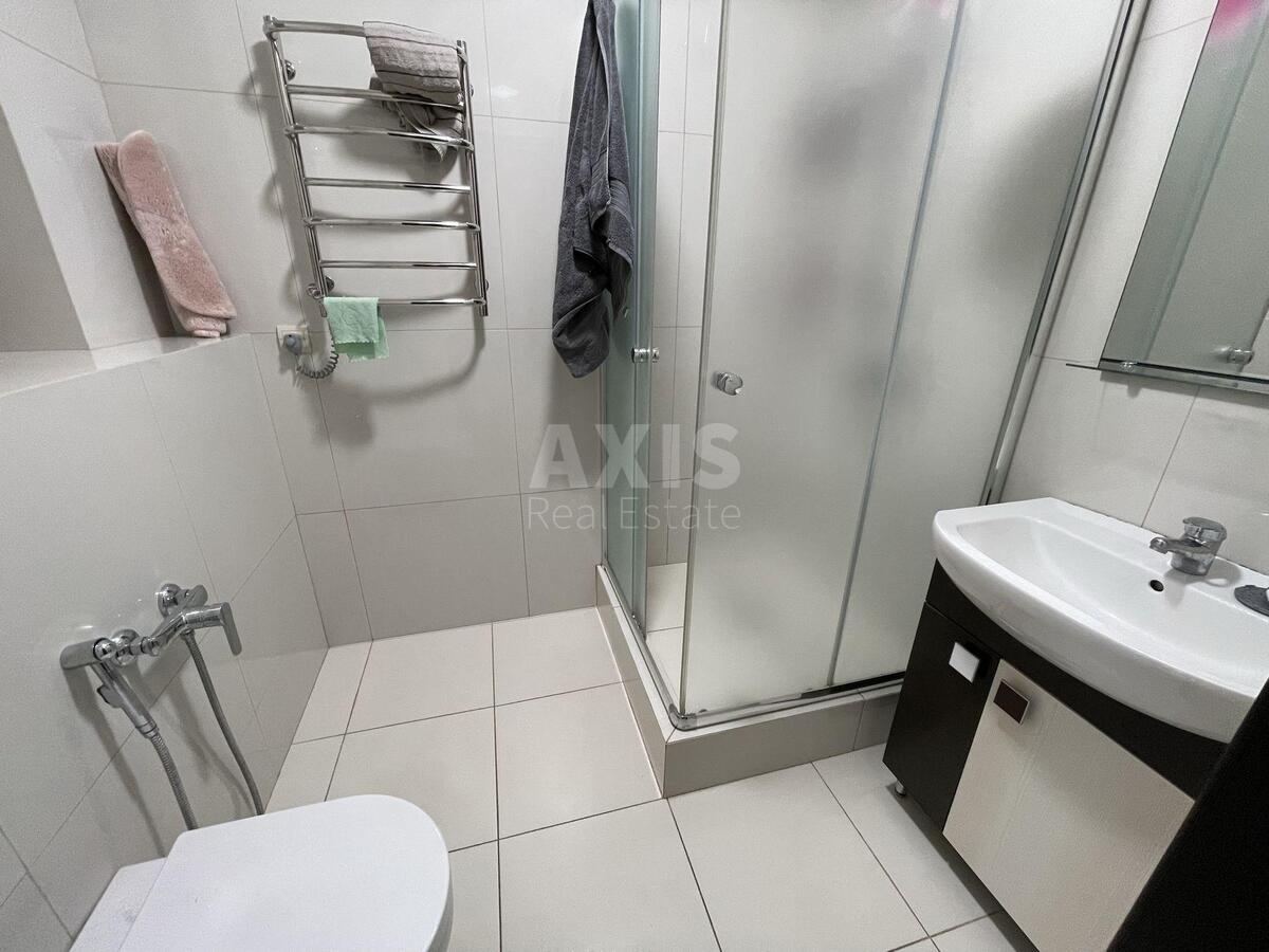 4k apartment vul. Yulia Zdanovska 34А10