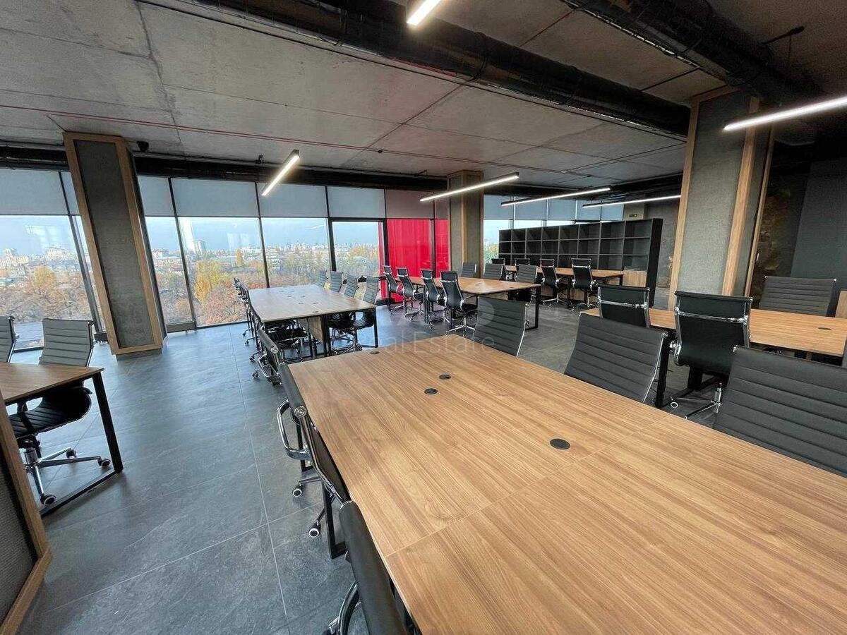 Office pr-t Peremogy 67, 290m259119