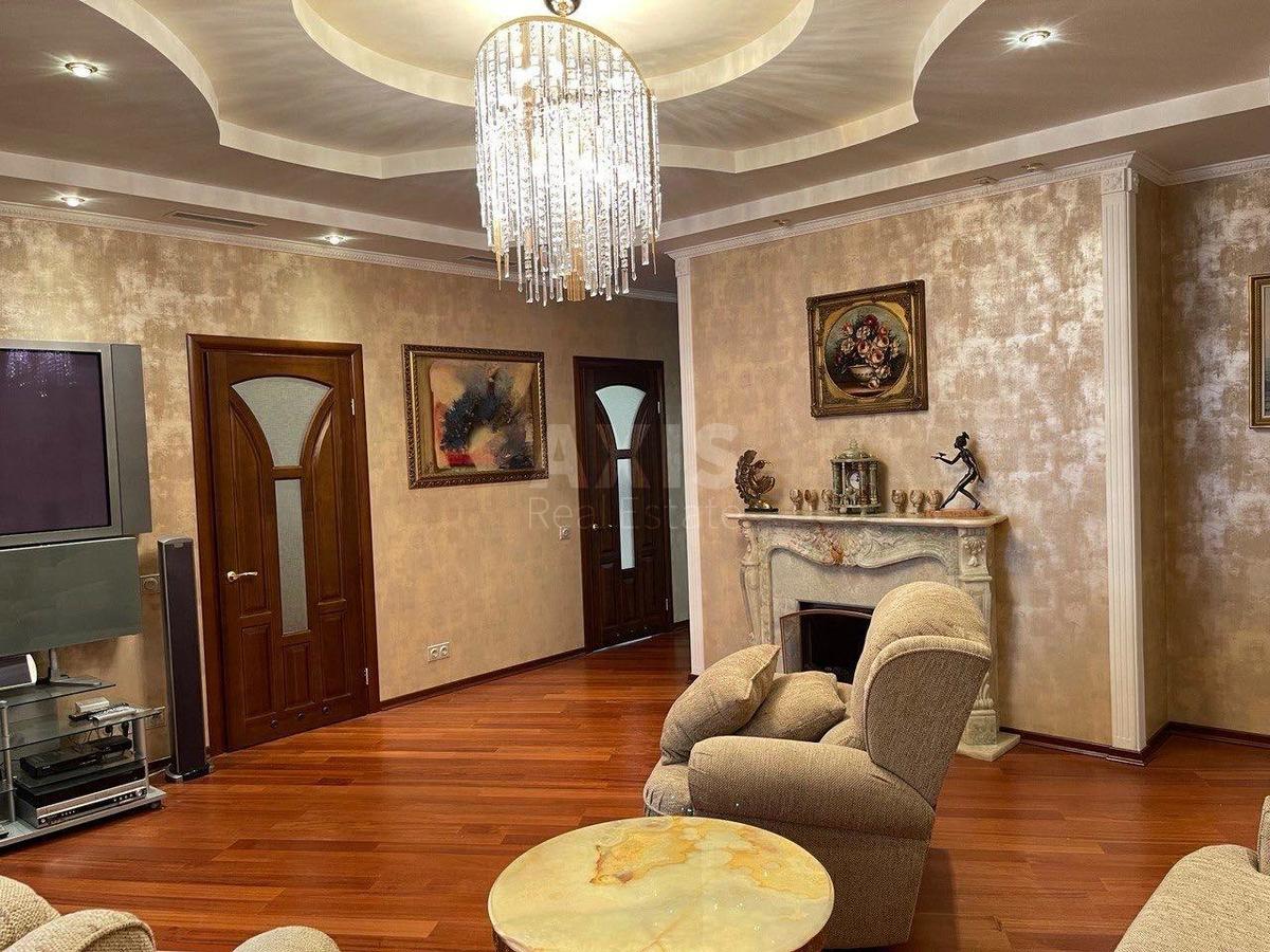 3k apartment vul. Jevgena Konoval'cja 32Г0