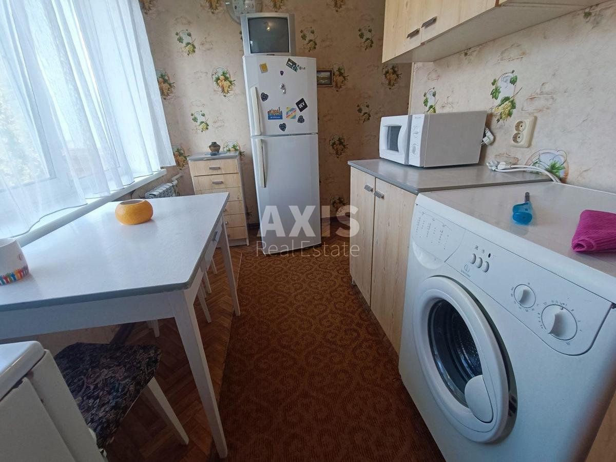 2k apartment vul. Parkovo-Syrec'ka 125