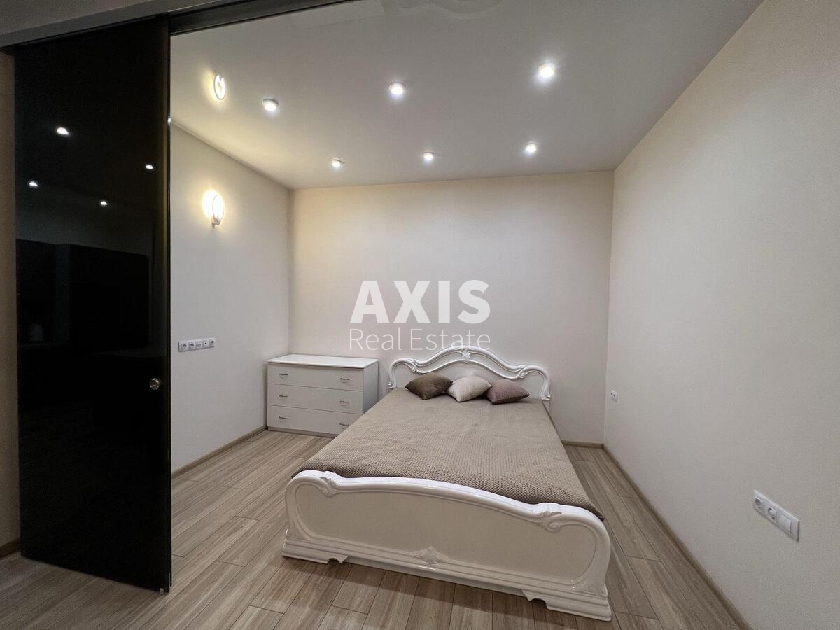 1k apartment vul. Dragomyrova Myhajla 184