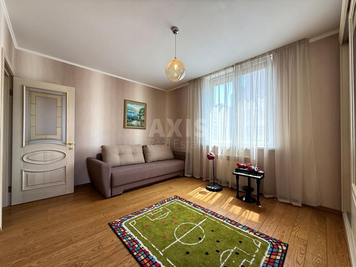 4k apartment vul. Sribnokil's'ka 22639055