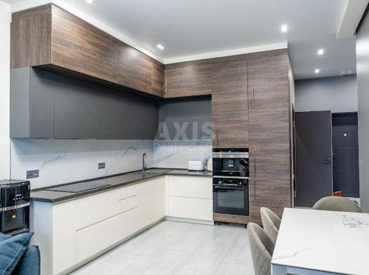 2k apartment vul. Dragomyrova Myhajla 180