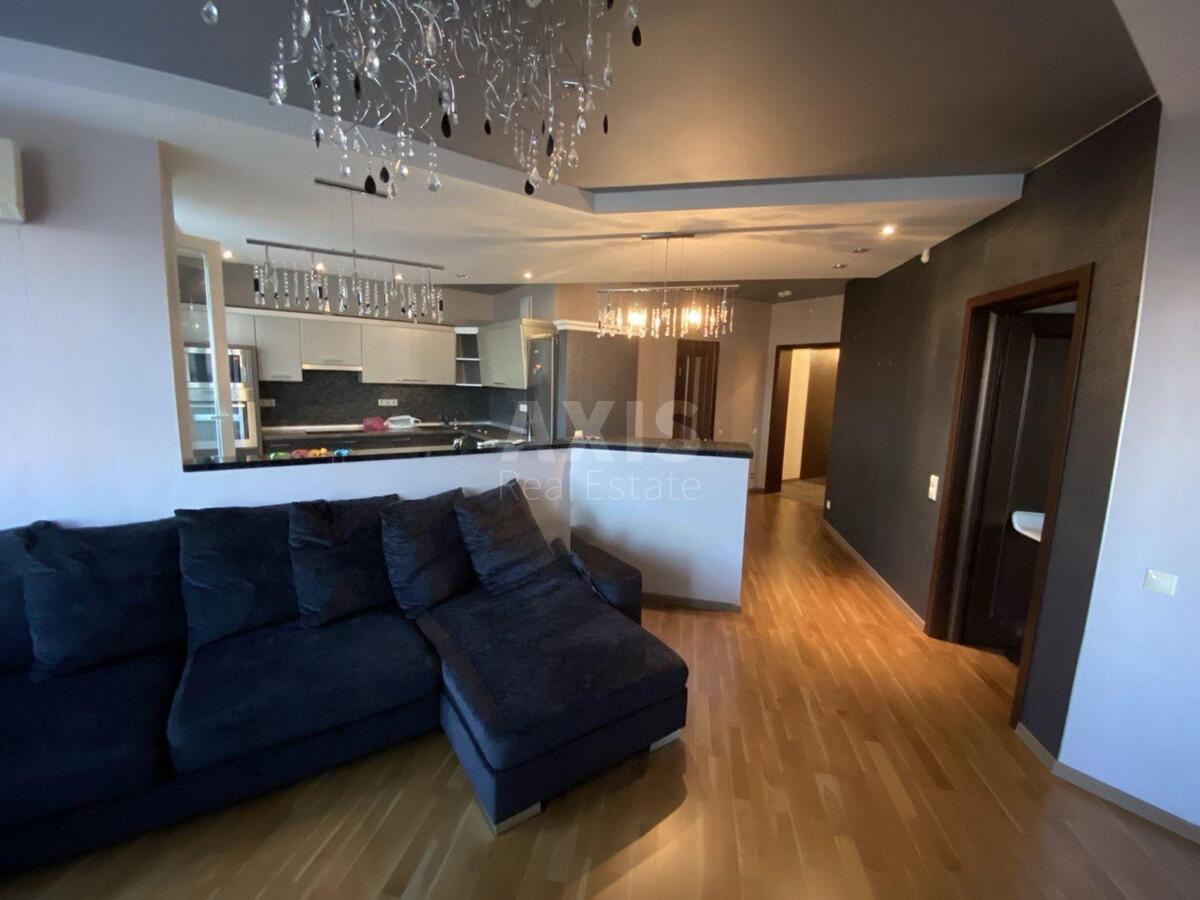 3k apartment pr-t Komarova Kosmonavta 26
