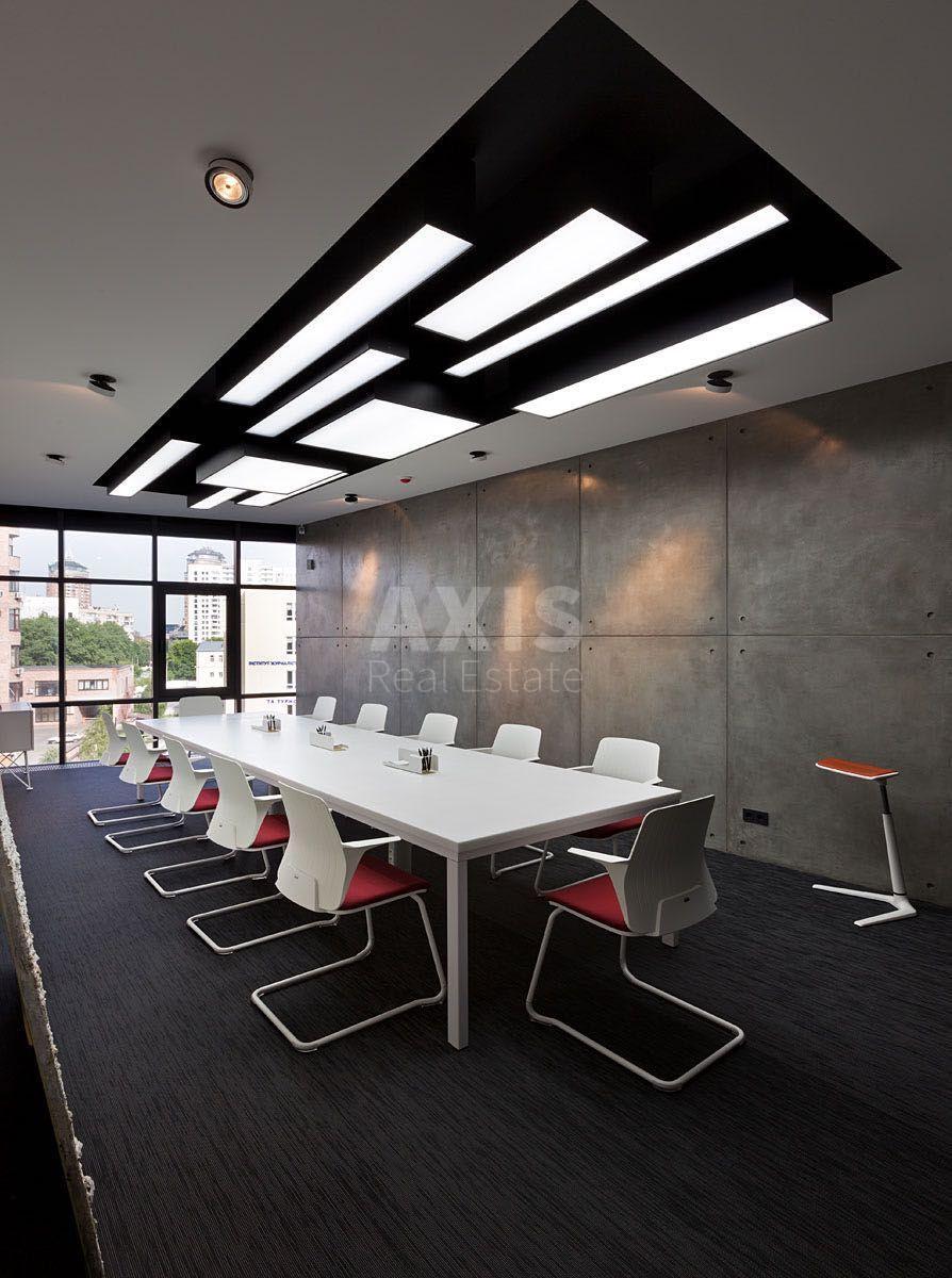 Office vul. Jevgena Konoval'cja 36, 440m25