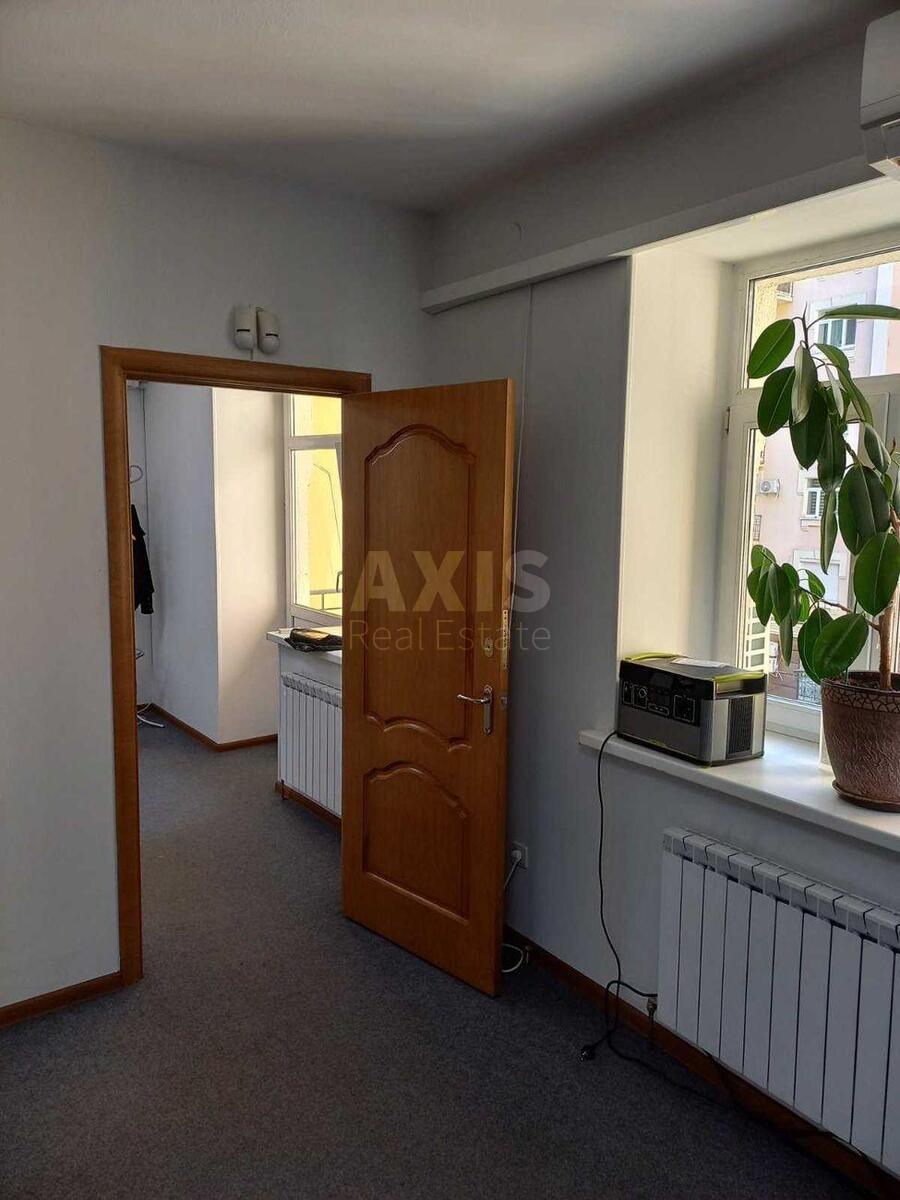Office prov. Jaroslavs'kyj 7/9, 155m25810911