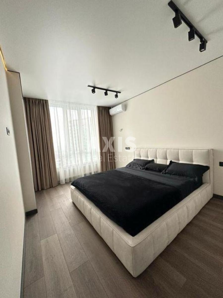 3k apartment vul. Kahovs'ka 60