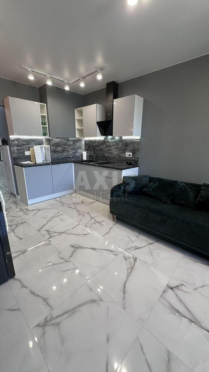 1k apartment nab. Dniprovs'ka 14573010