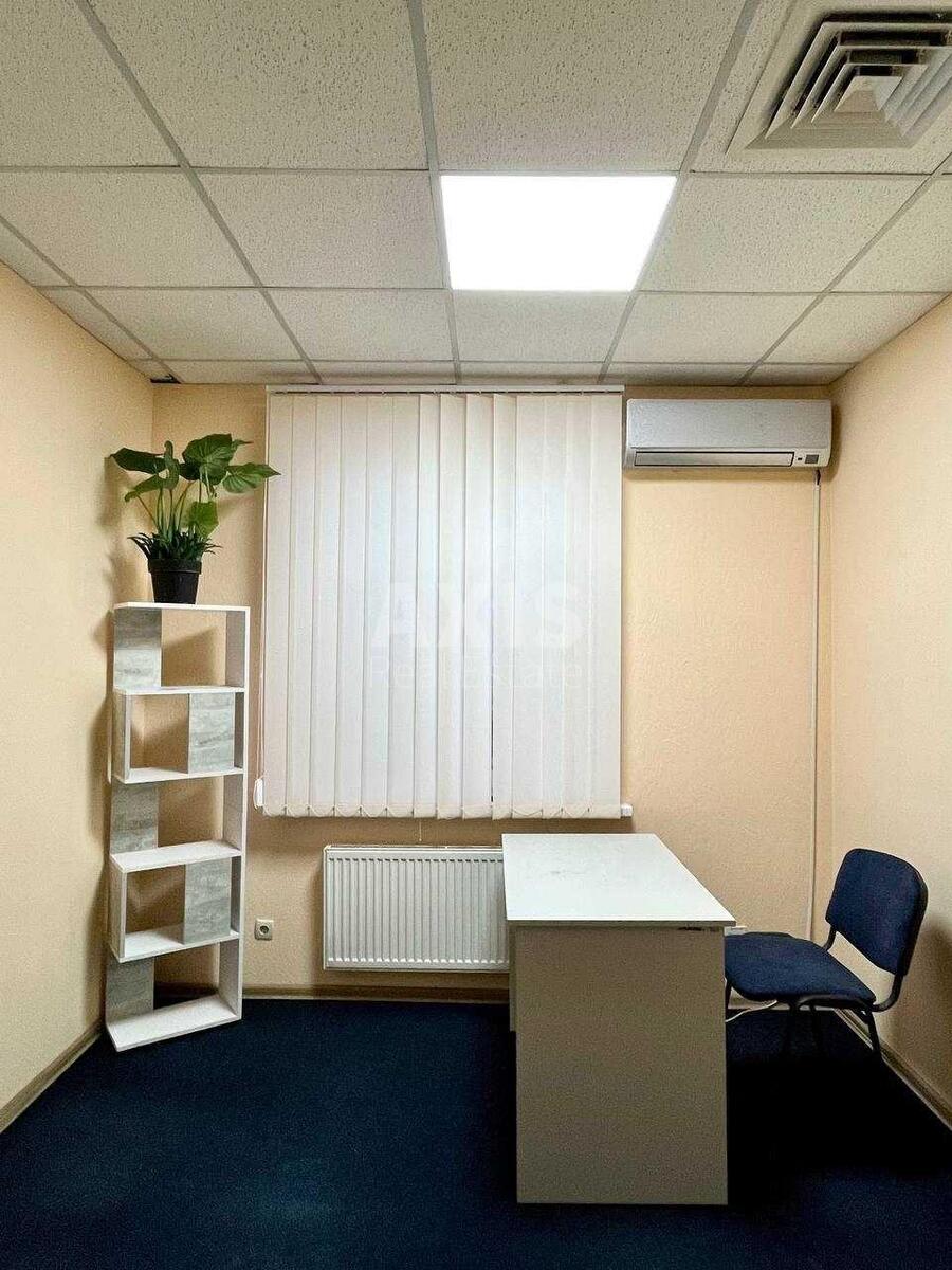 Office vul. Velyka Vasyl'kivs'ka 39Д, 46m261931