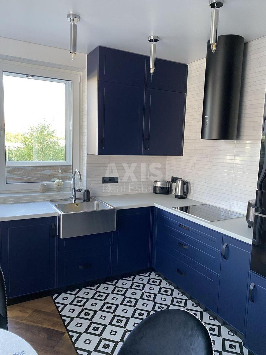 2k apartment nab. Dniprovs'ka 15