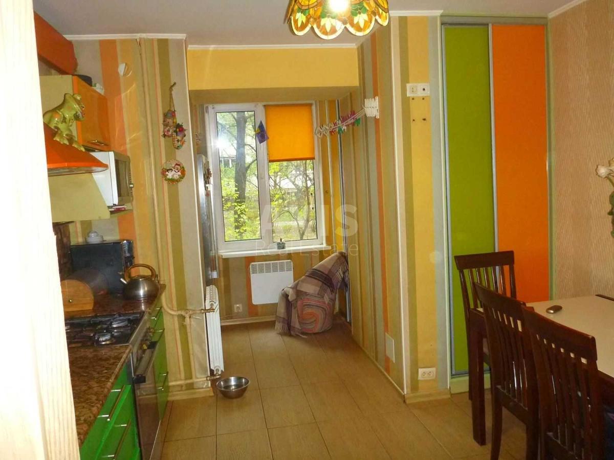 2k apartment vul. Sverstjuka Jevgena 54
