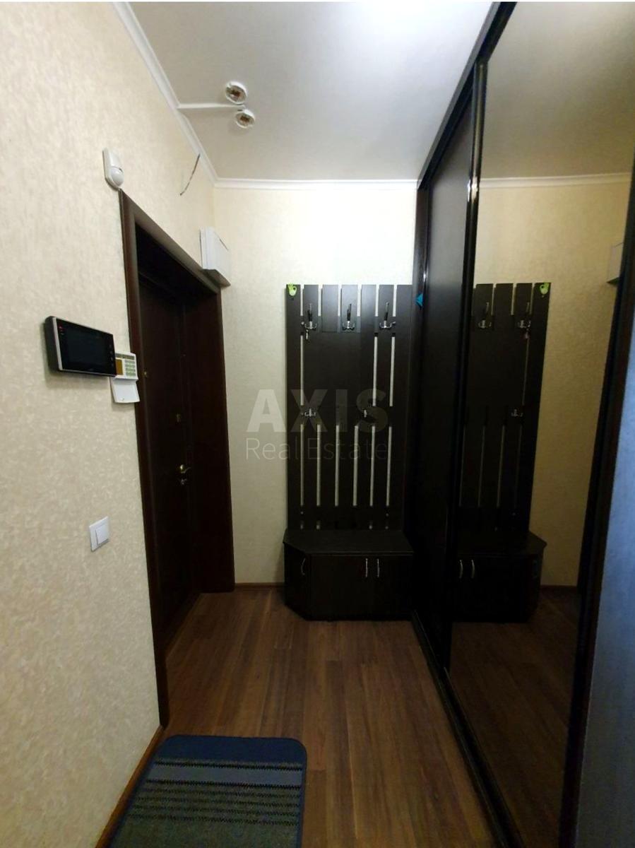 2к квартира ул. Ахматовой Анны 32/18594117
