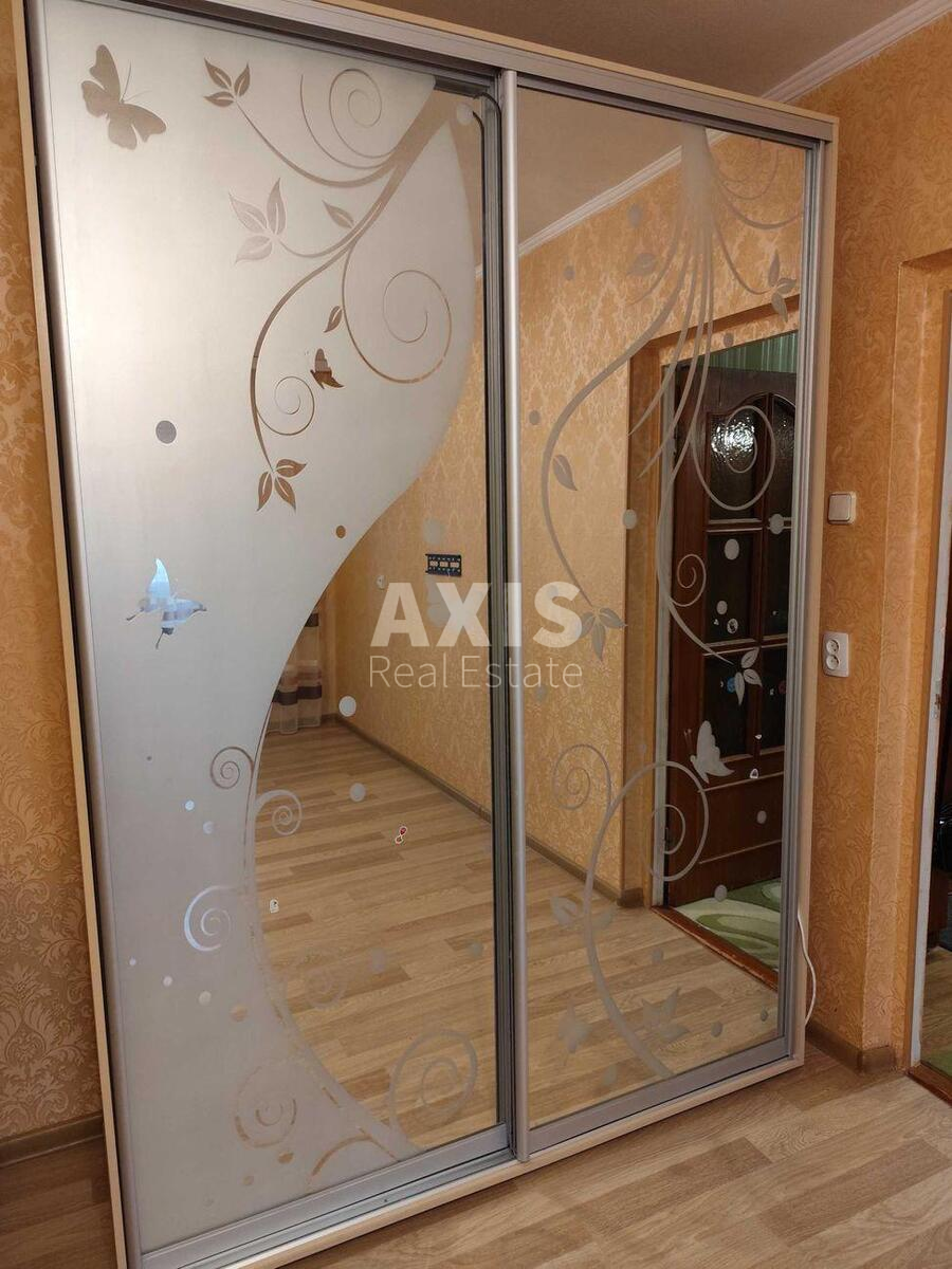 2k apartment vul. Александры Эстер 10/87619506