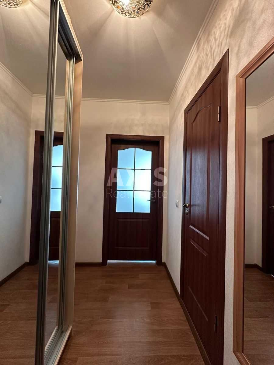 1k apartment vul. Rusovoi' Sofii' 712