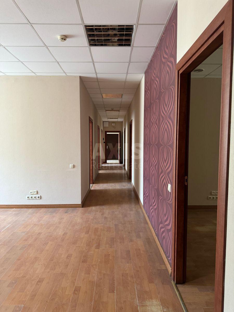 Office vul. Sichovyh Stril'civ 37/41, 890m29