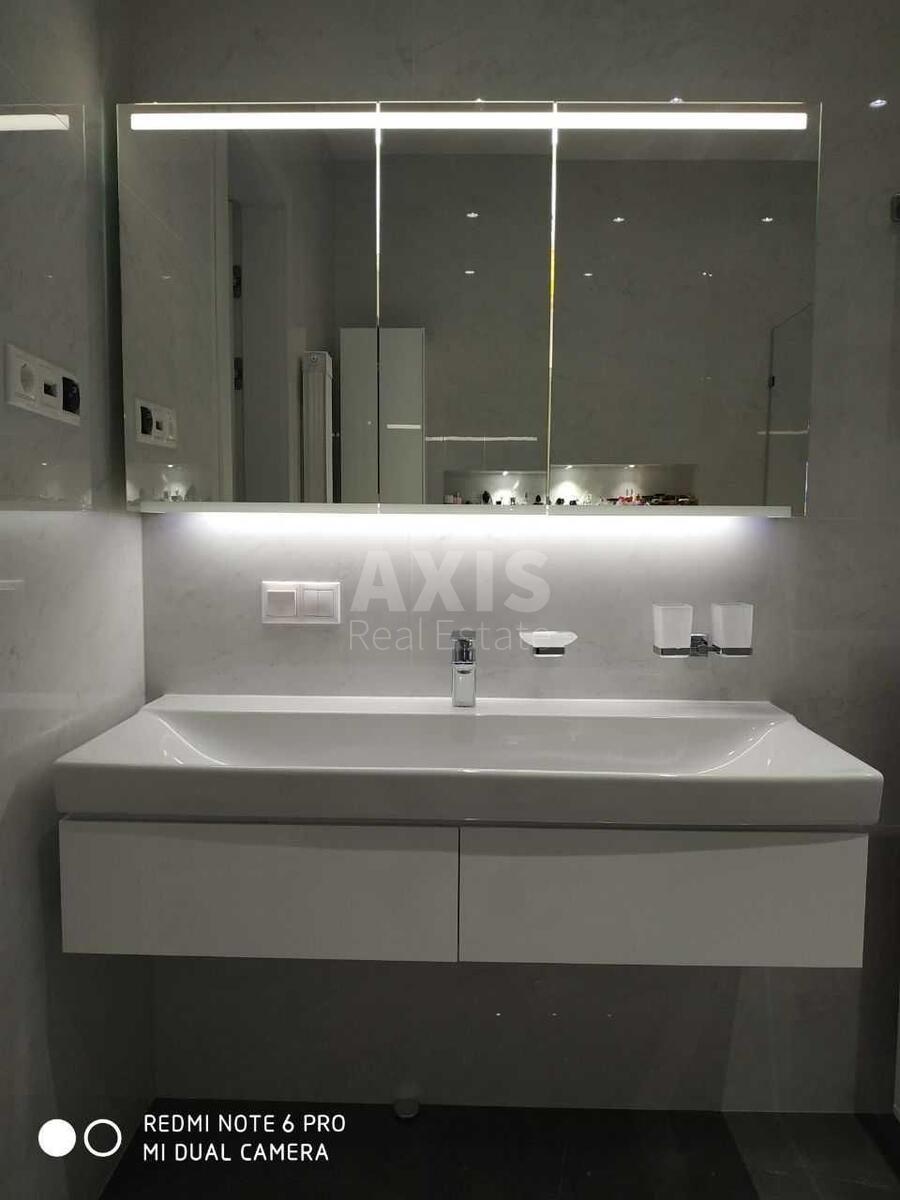 3k apartment vul. Barbjusa Anri 28А14