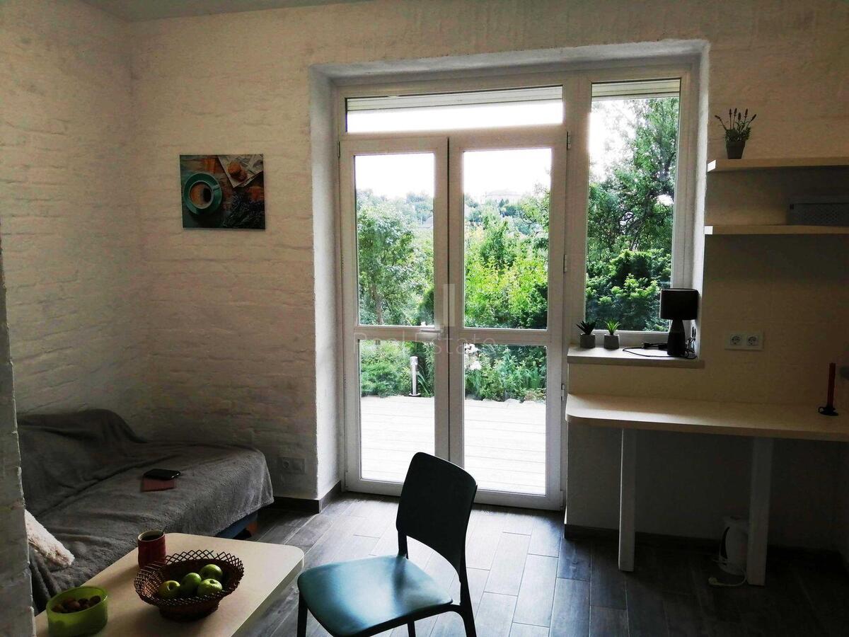 1k apartment vul. Majkops'ka 1А1