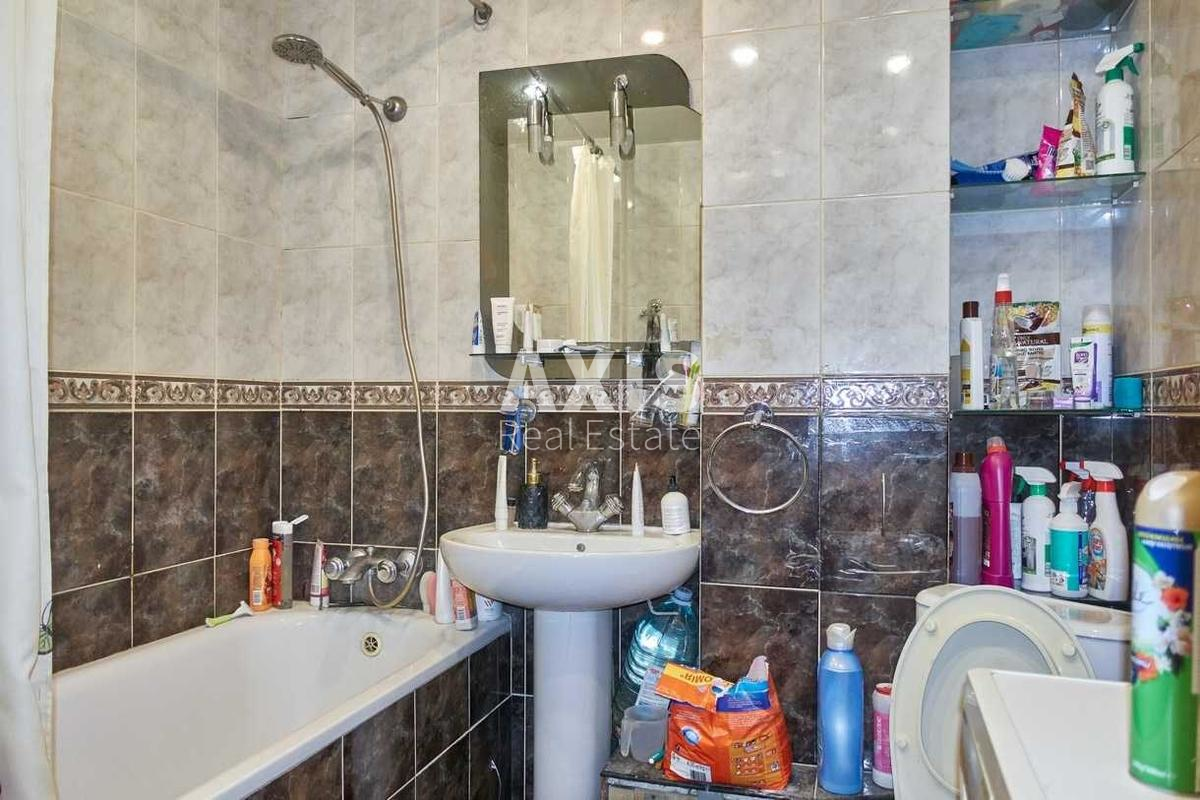 3k apartment nab. Dniprovs'ka 37