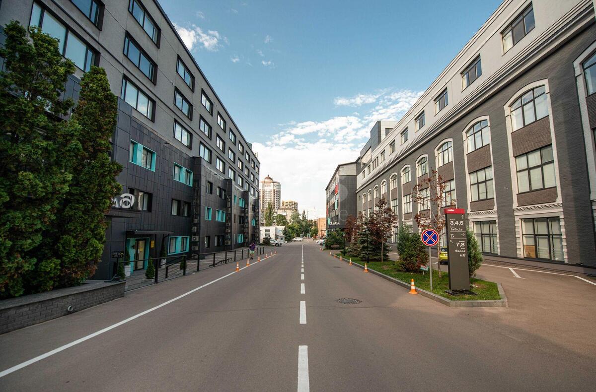 Office vul. Pymonenka Mykoly 13, 100m2