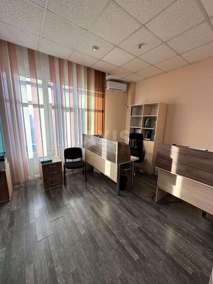 Office vul. Kyrylivs'ka 160, 511m2604063