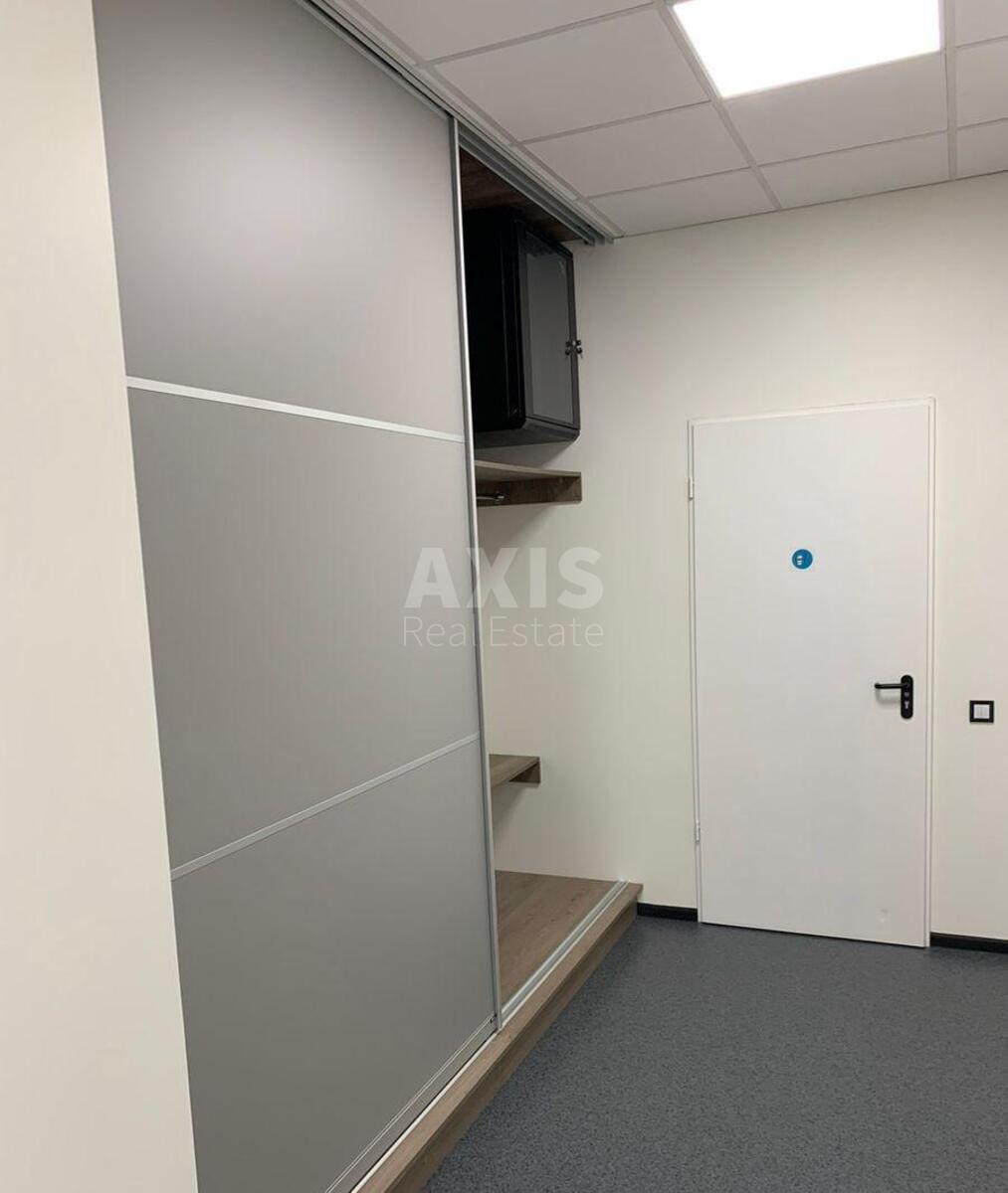 Office vul. Vozdvyzhens'ka 51А, 150m21