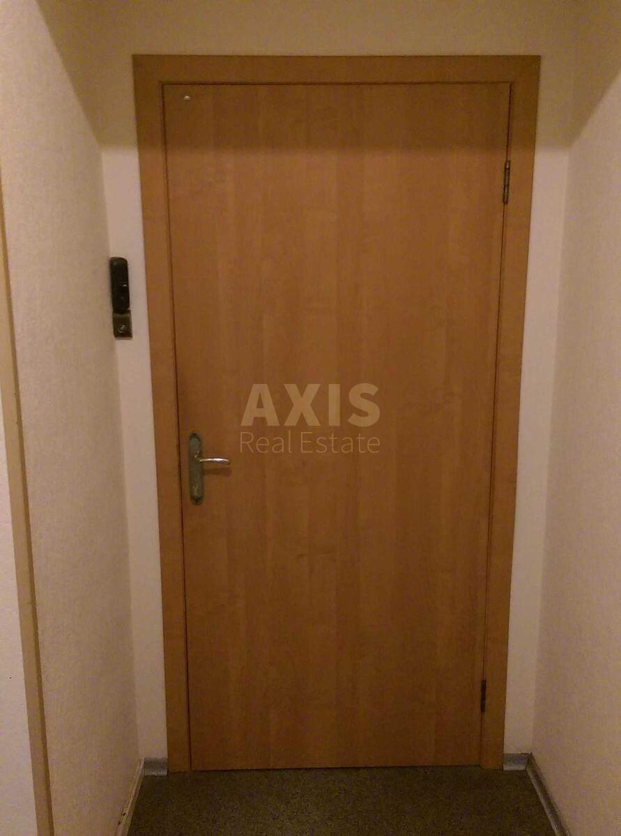Office vul. Pochajnyns'ka 23, 74m24