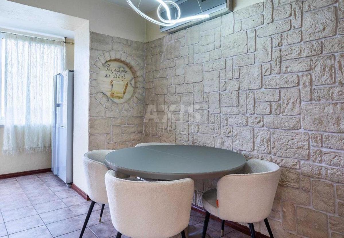 5k apartment vul. Klinichna 23/250
