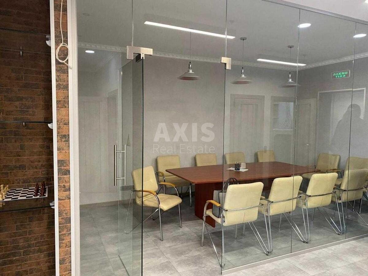Office uzv. Klovs'kyj 7, 210m28