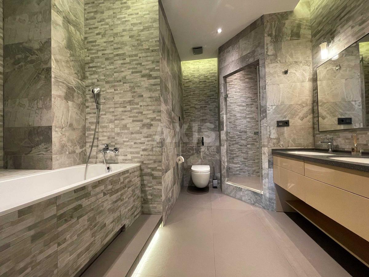 4k apartment vul. Dragomyrova Myhajla 95