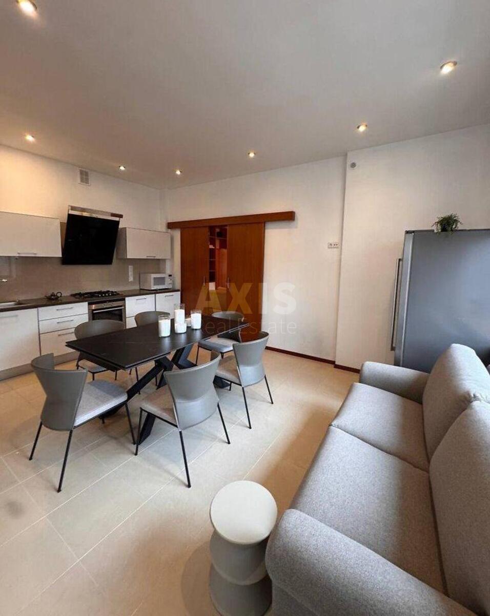 3k apartment vul. Zhyljans'ka 30А60978