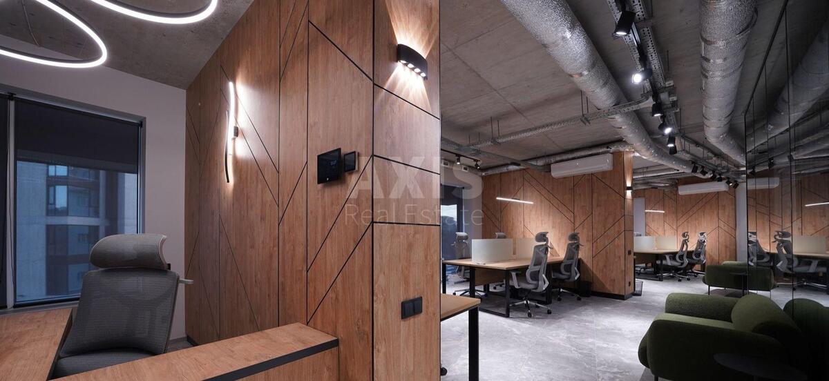 Office vul. Buslivs'ka 12, 120m20