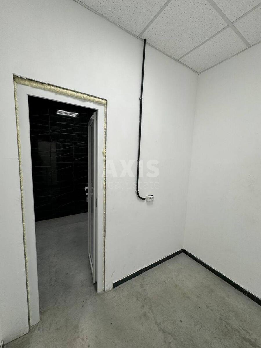 Trade object vul. Vasylenka Mykoly 1, 200m2626304