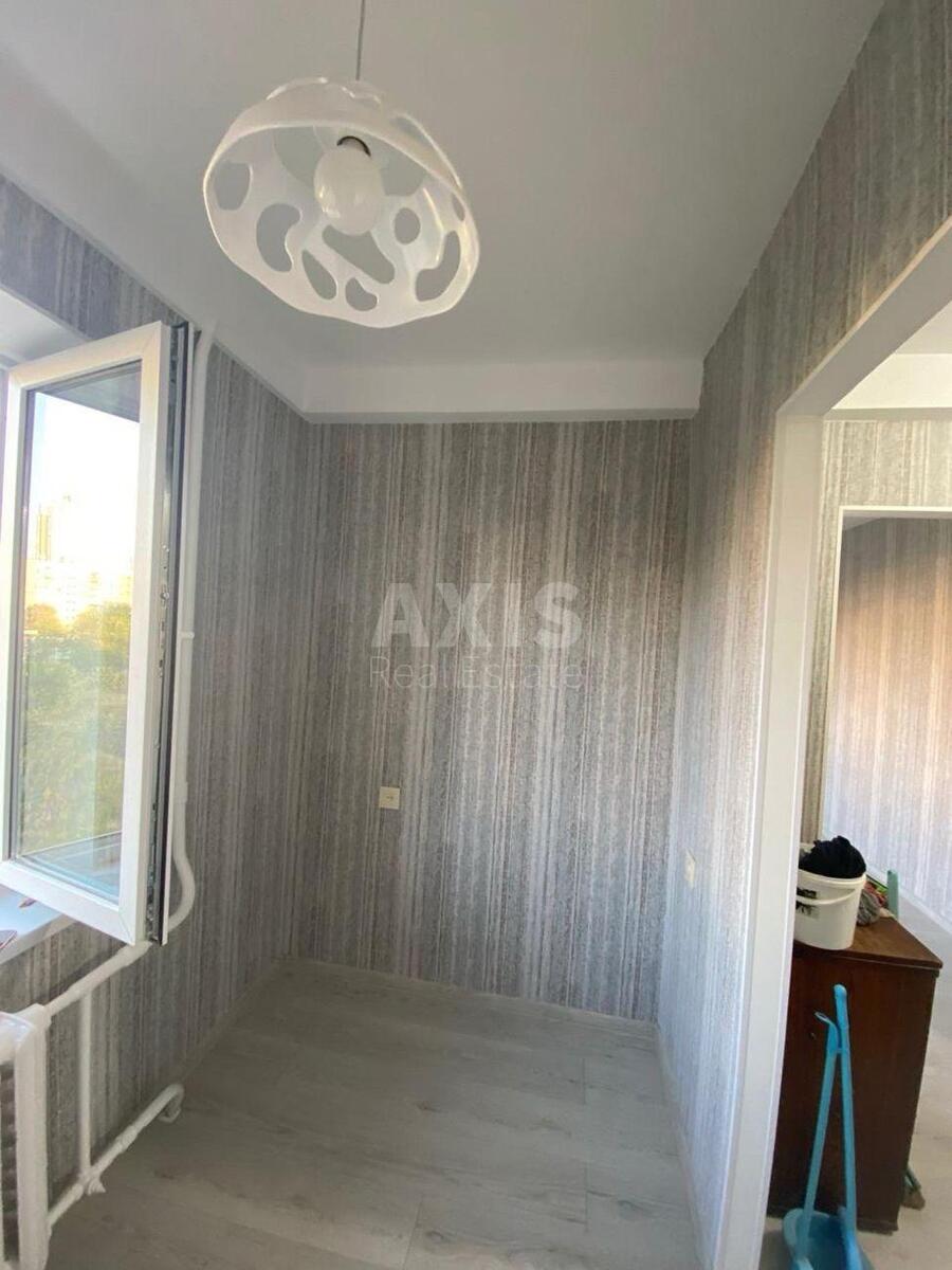 1k apartment vul. Bogatyrs'ka 8