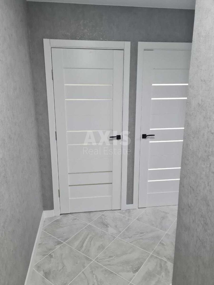 2k apartment vul. Kostjantynivs'ka 12