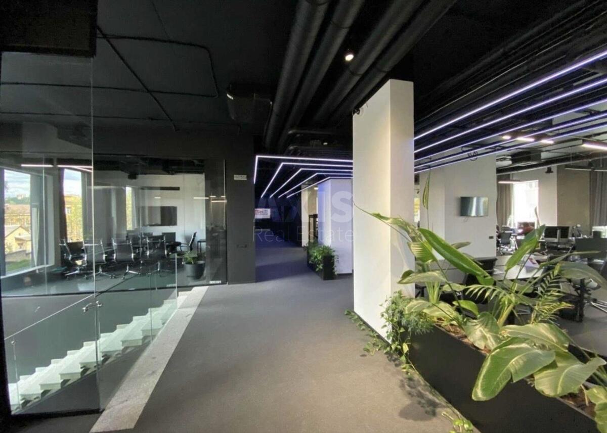 Office vul. Antonovycha 74, 680m2634375
