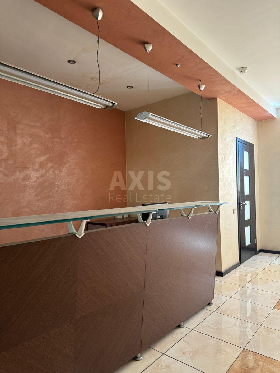 Office vul. Sichovyh Stril'civ 37/41, 890m210