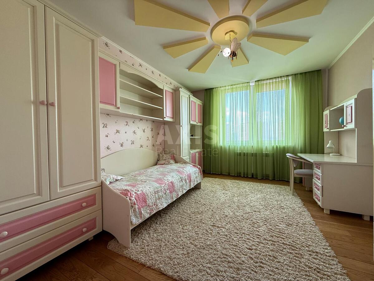 4k apartment vul. Sribnokil's'ka 22639053