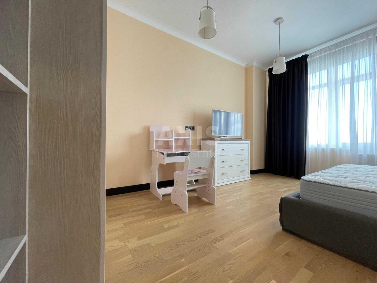 4k apartment vul. Dragomyrova Myhajla 96