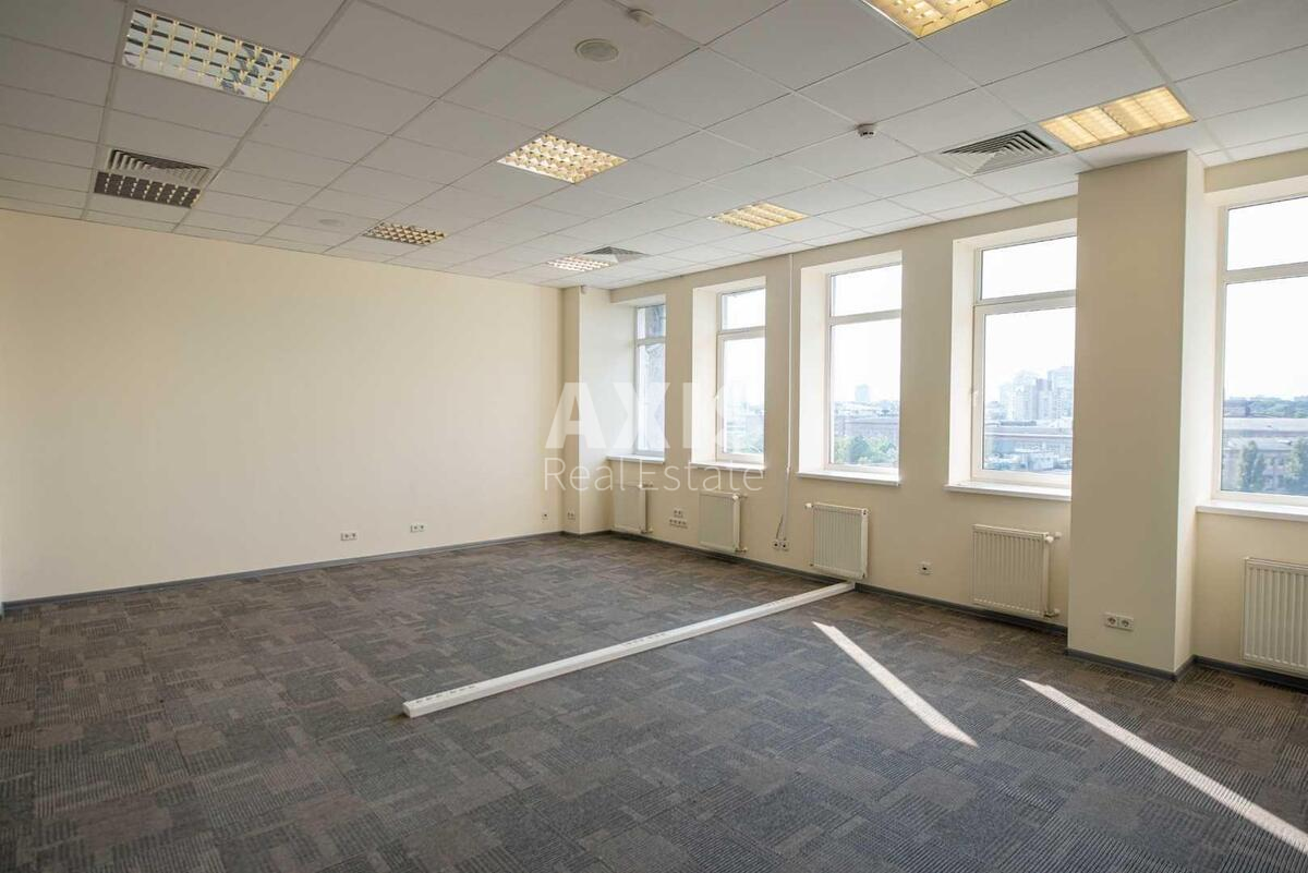 Office vul. Sichovyh Stril'civ 23А, 750m2