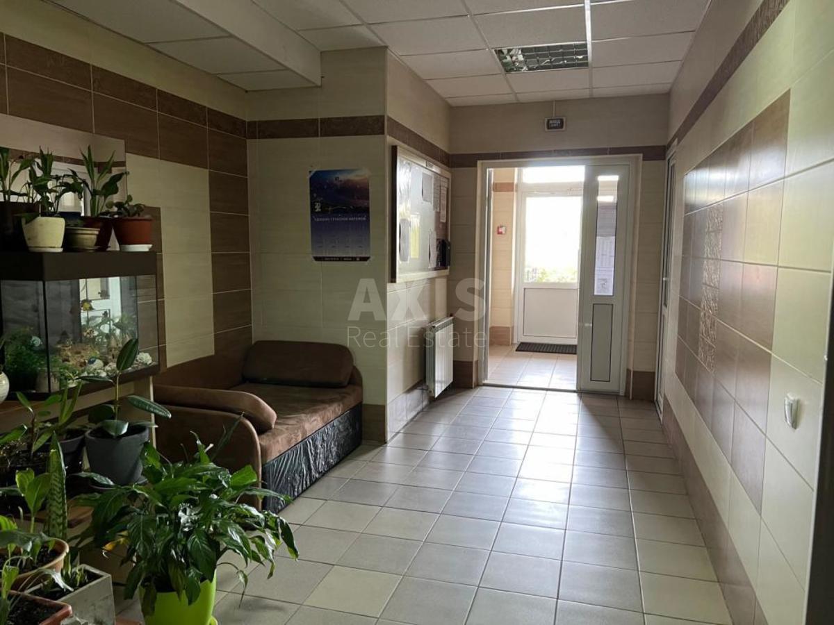 1k apartment vul. Malynovs'kogo Marshala 4В6